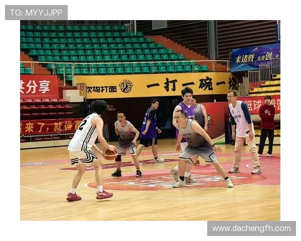 国际友谊赛四节激战加时决胜精彩纷呈 球场英勇拼搏展现运动精神